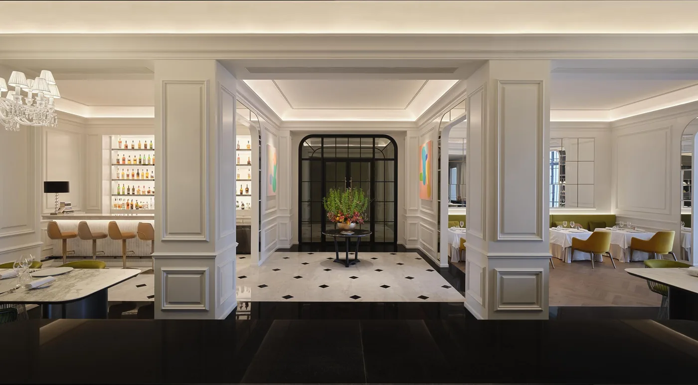 شنغهاي · بوند 18 — interior detail